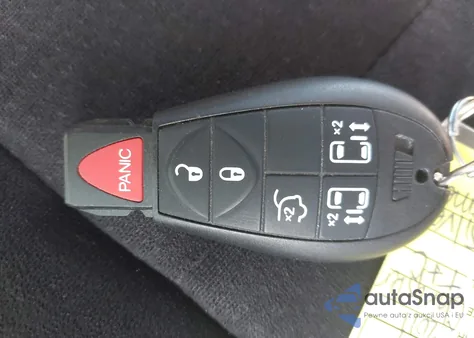 2011 Chrysler Town & Country Touring from USA, damaged, VIN 2A4RR5DG7BR775514